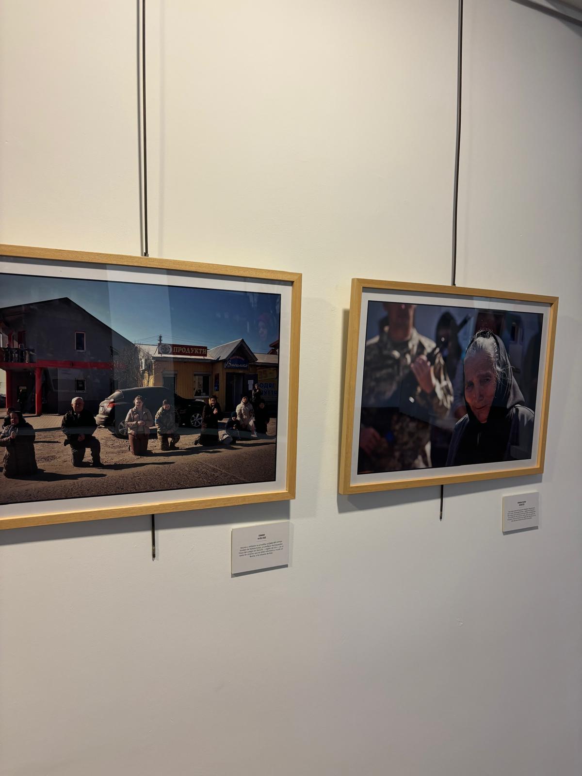 Vista de la exposición: UCRANIA, la guerra de los civiles. Luis de Vega.